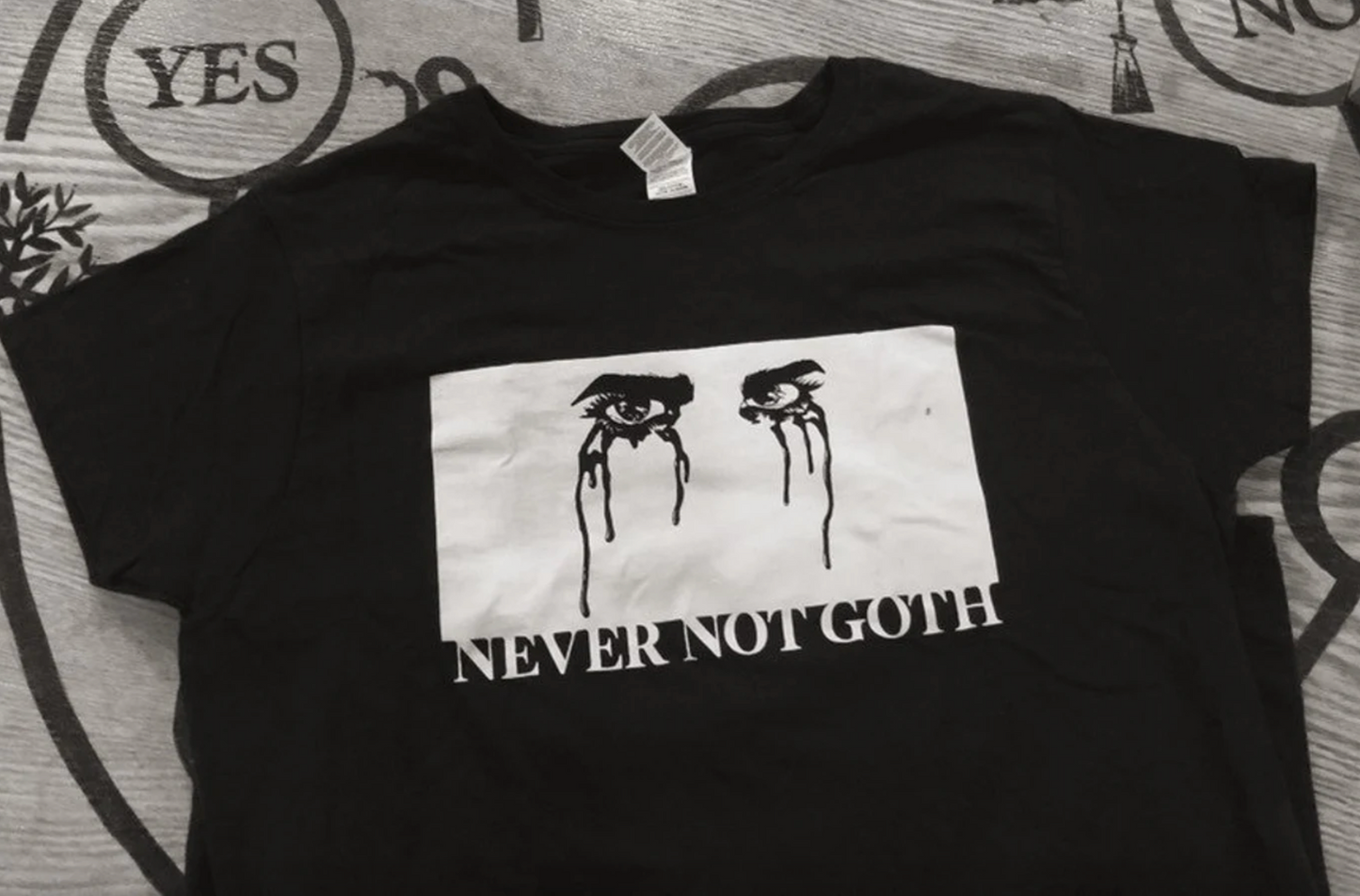 NNG Mascara Tear Shirt